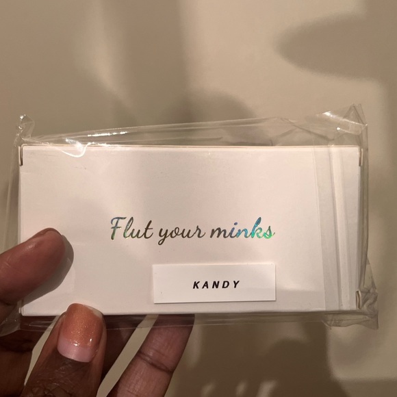 Mink lashes NEW IN BOX - Picture 4 of 6